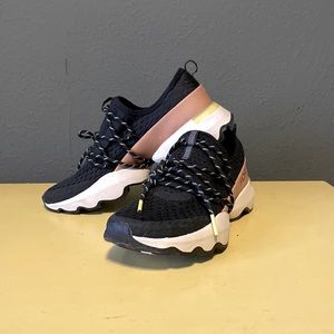 Black & Sea Salt Kinetic Impact Sneaker - Women size 7.5